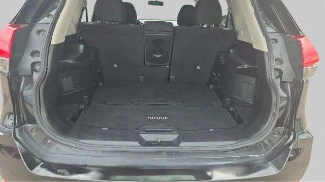 2018 Nissan Rogue SV - Photo 16